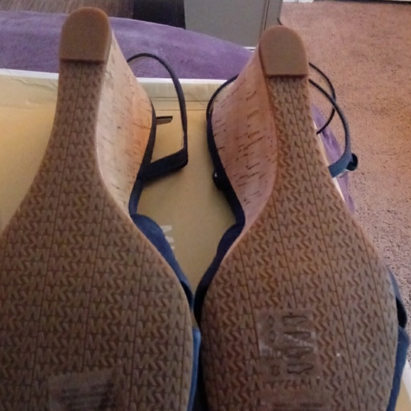 Pippa mid wedge suede - Picture 3 of 3